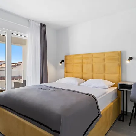 Aquarelle Apartments Primosten Apt No 1 And 3 *