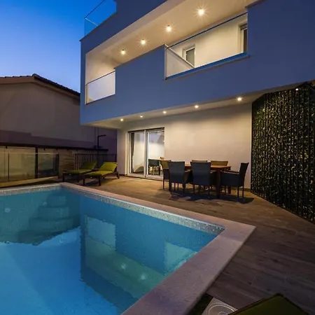 아파트 Aquarelle Apartments Primosten Apt No 1 And 3