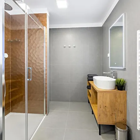 Aquarelle Apartments Primosten Apt No 1 And 3 * 프리모스턴