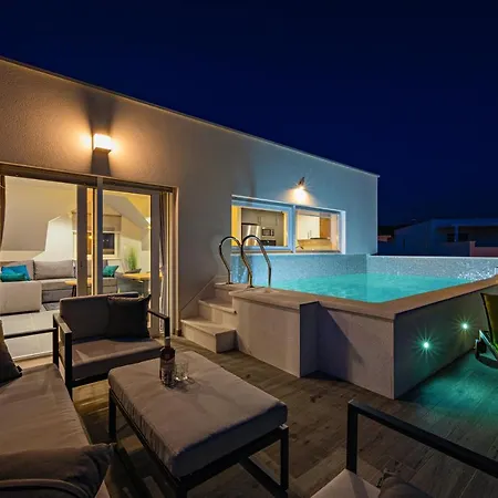 Aquarelle Apartments Primosten Apt No 1 And 3 * 프리모스턴