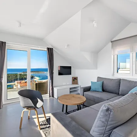 Aquarelle Apartments Primosten Apt No 1 And 3 *