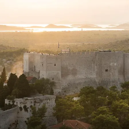 Aquarelle Apartments Primosten Apt No 1 And 3 아파트