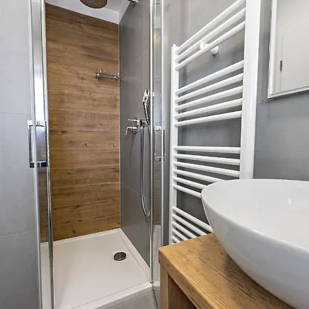 Aquarelle Apartments Primosten Apt No 1 And 3 *