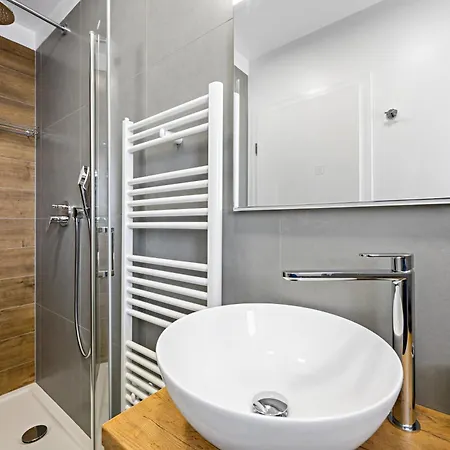 Aquarelle Apartments Primosten Apt No 1 And 3 *