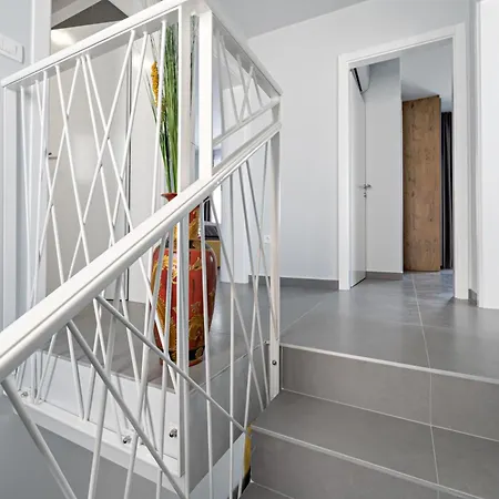 아파트 Aquarelle Apartments Primosten Apt No 1 And 3 *