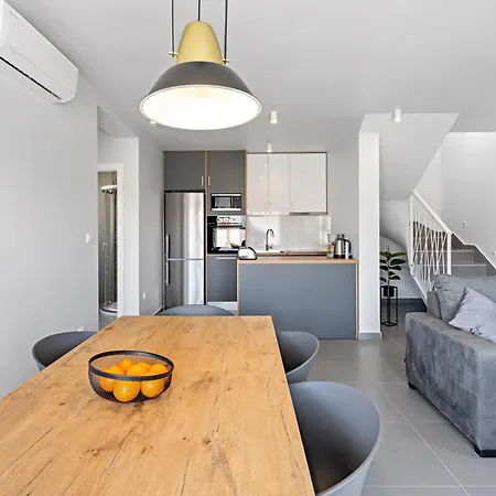 아파트 Aquarelle Apartments Primosten Apt No 1 And 3 프리모스턴