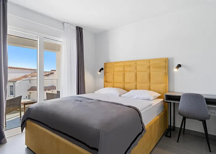 Aquarelle Apartments Primošten apt no 1&3 *