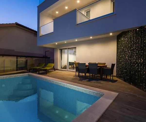 アパート Aquarelle No 1 And 3